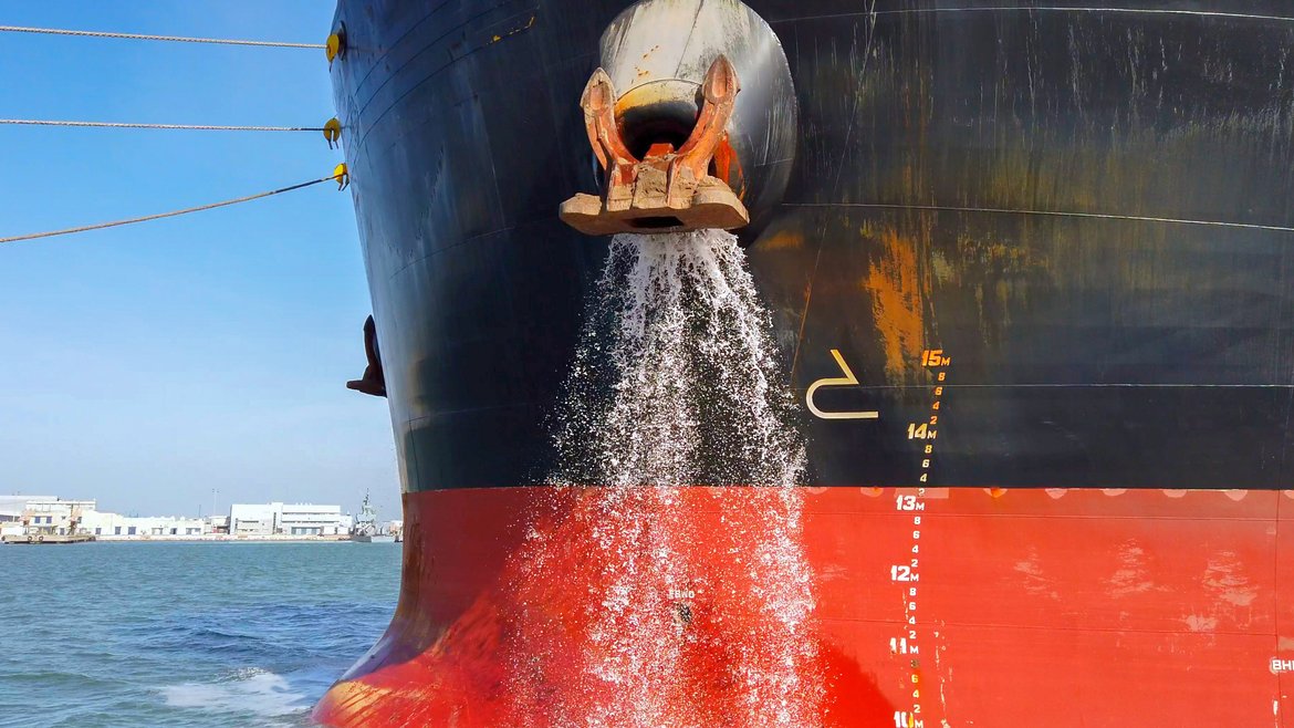 OSPAR has taken action to reduce the introduction of NIS from ships’ ballast water. © Shutterstock