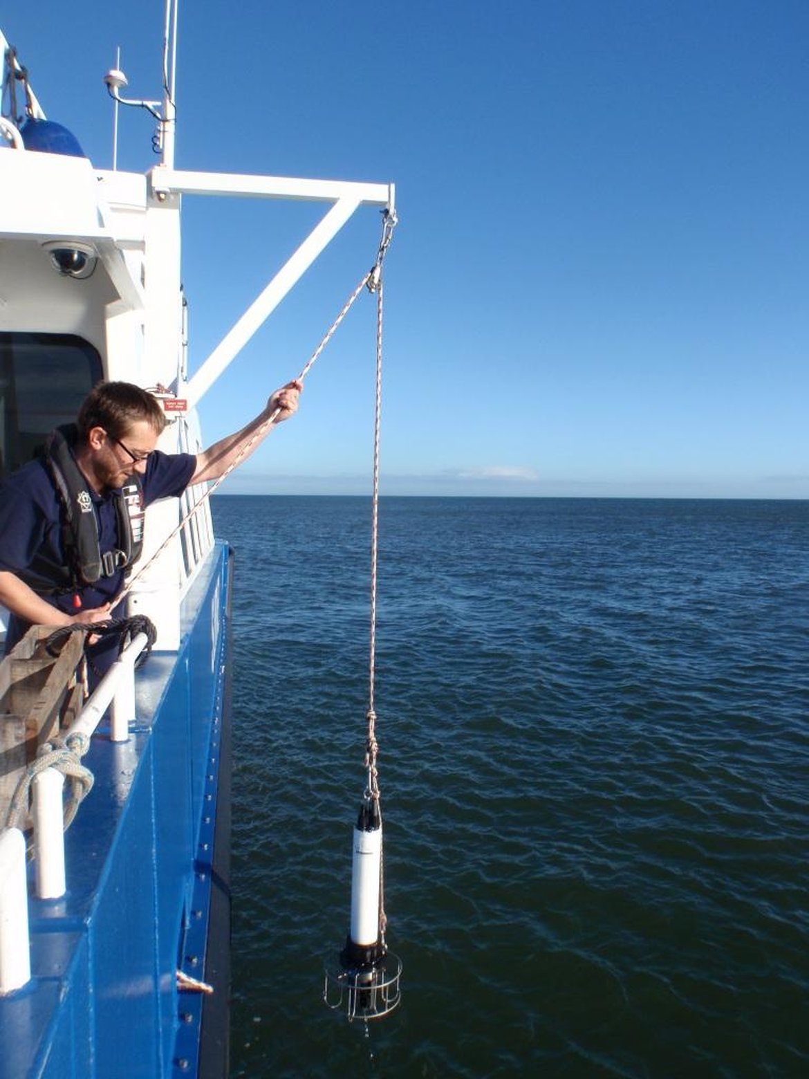 Figure 1: Seawater sampling for dissolved oxygen (© Mike Best, Environment Agency, United Kingdom)